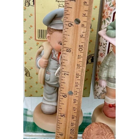 Memories of Yesterday Enesco Porcelain Figurine Mailman w/ Horseshoe Good Luck - Picture 5 of 7